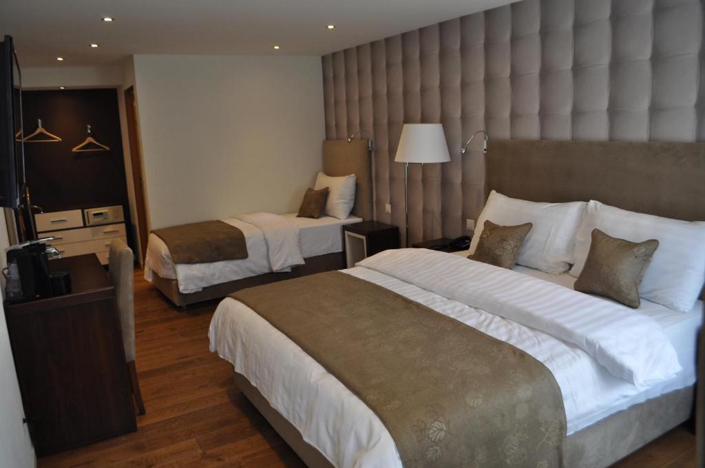 Hotel De Savoie มอร์เกส ภายนอก รูปภาพ